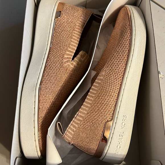 Michael Kors Skyler Slip-on -Rose Gold - Picture 1 of 12